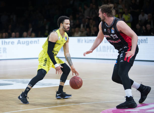 比赛中及时 比赛中及时